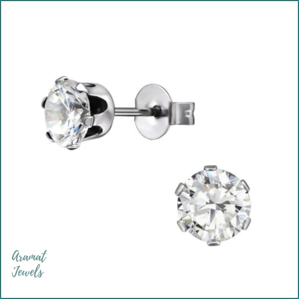 Stalen Oorbellen Met Witte Diamant钮展示了一对白钻耳环