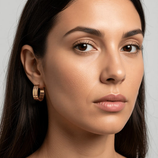 RVS Oorringen met Smalle Lijn Goudkleur 20mm - Aramat Jewels - Oorringen - cadeautip