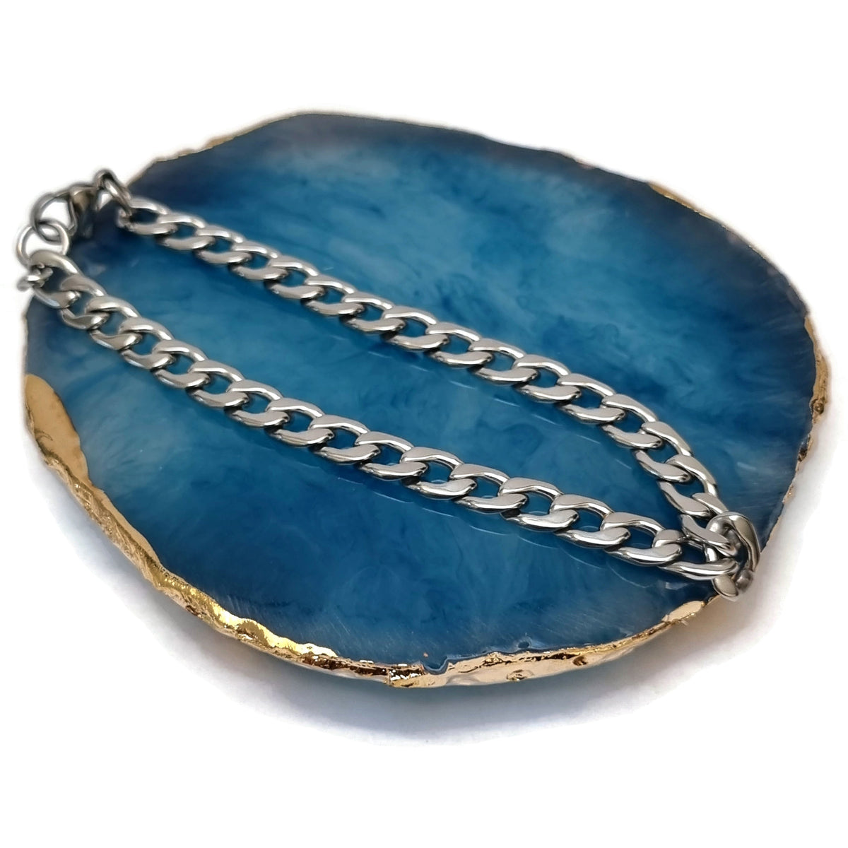 Close-up Van Een Blauwe Agaat Met Een Ketting Erop, Onderdeel Van De Gourmet Armband Staal 21cm 6