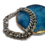 Blauwe Steen Aan Een Ketting In Het Product Rvs Armband Curb Cuban 12mm 21cm.