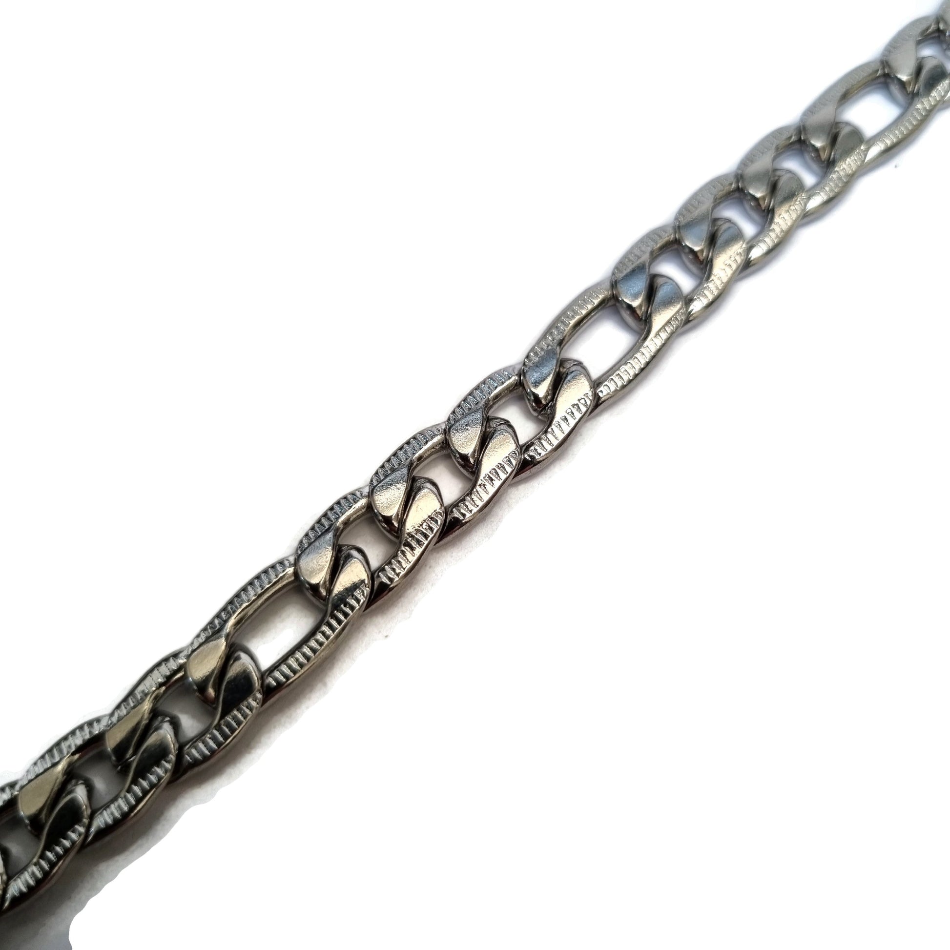Zilveren Armband Met Zwart-wit Ontwerp Van Aramat Jewels®.