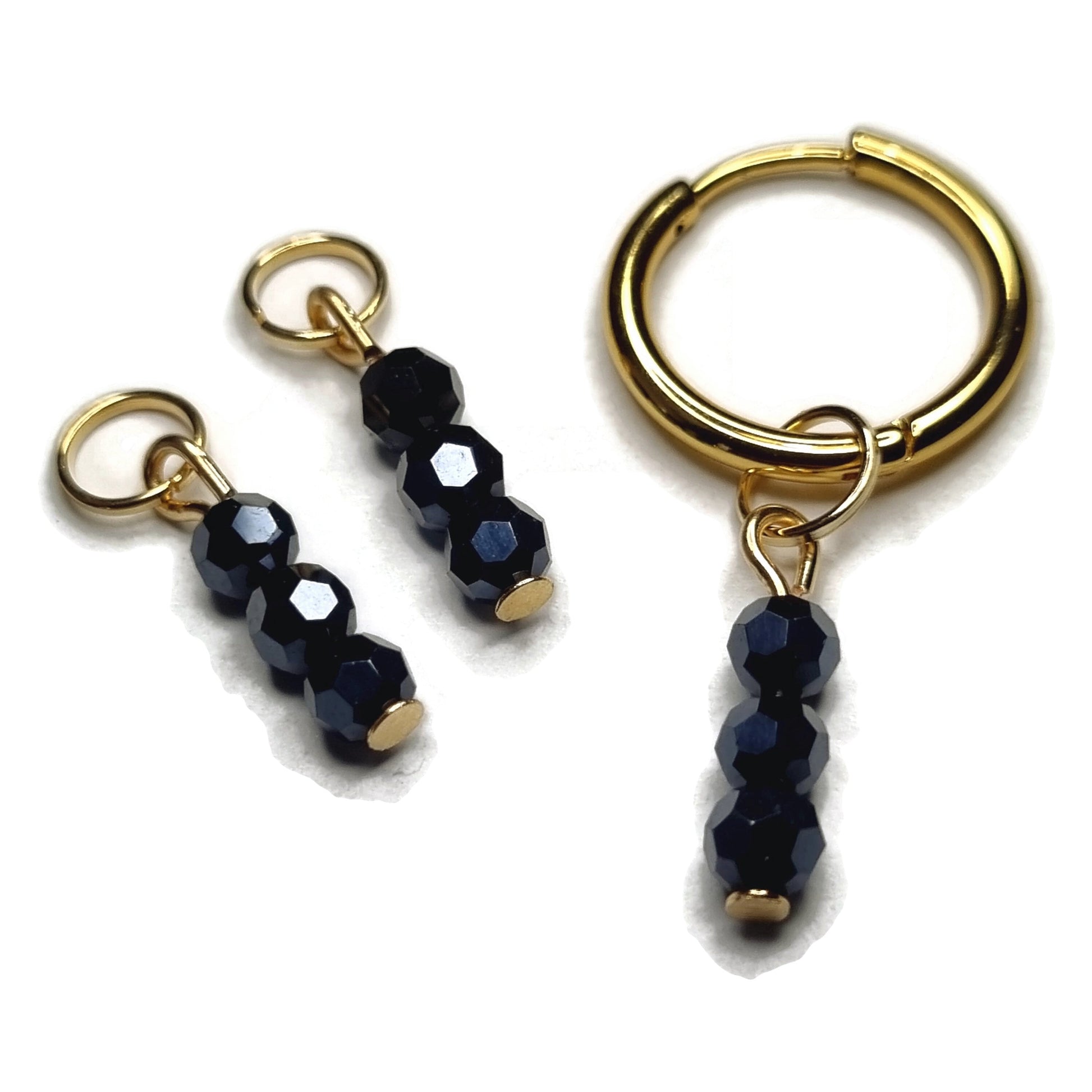 Gouden Oorringen Met Blauwe Kristallen Van 3 Facet Kralen Parelglans Oorbedels - Aramat Jewels