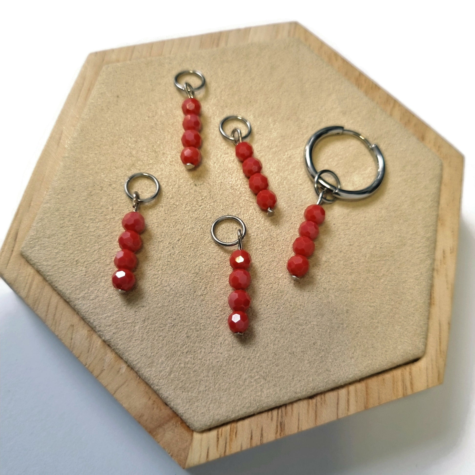 Rode Koraal Oorbellen Met Zilveren Hoepel - Aramat Jewels®