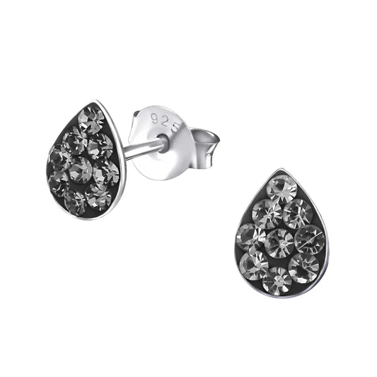 Zilveren Druppelvormige Kristallen Oorbellen Met Zwarte Diamanten.