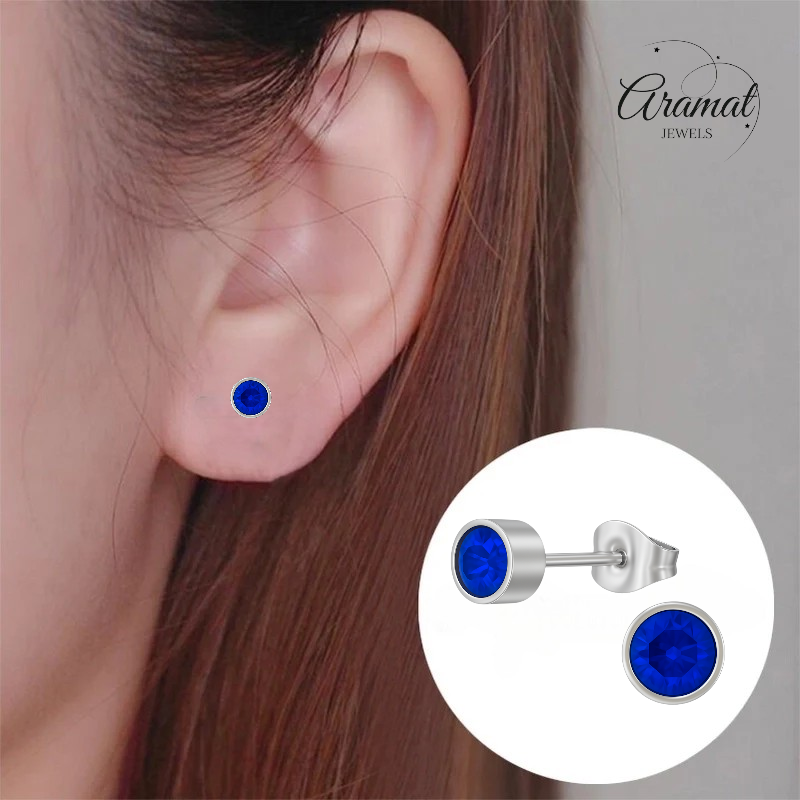 Donkerblauwe kristal oorstekers – 5mm zilver RVS