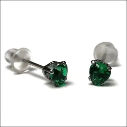 Emerald Green Cubic Earrings In Stalen Hartjes Oorbellen - Zirkonia