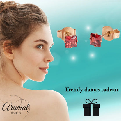 Oorbellen – RVS Roségoudkleur met Rode Vierkante Zirkonia (4mm)