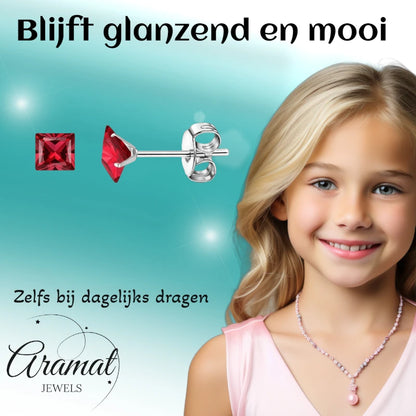 Oorbellen – 5mm Vierkante Zirkonia Rood op RVS Zilverkleur