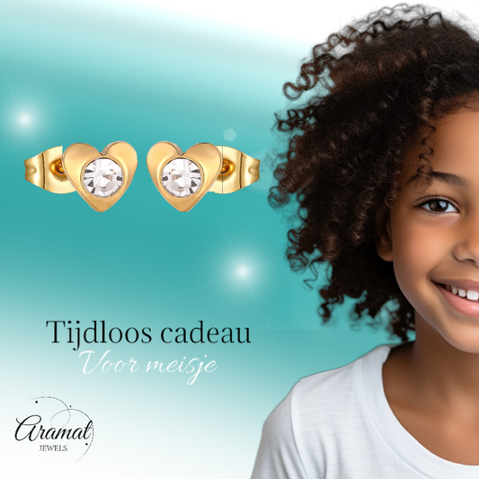 Gold-colored heart stud earrings – transparent crystal 8mm