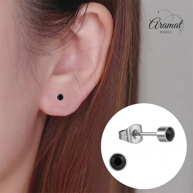 Zwarte kristal oorstekers – 4mm zilver RVS