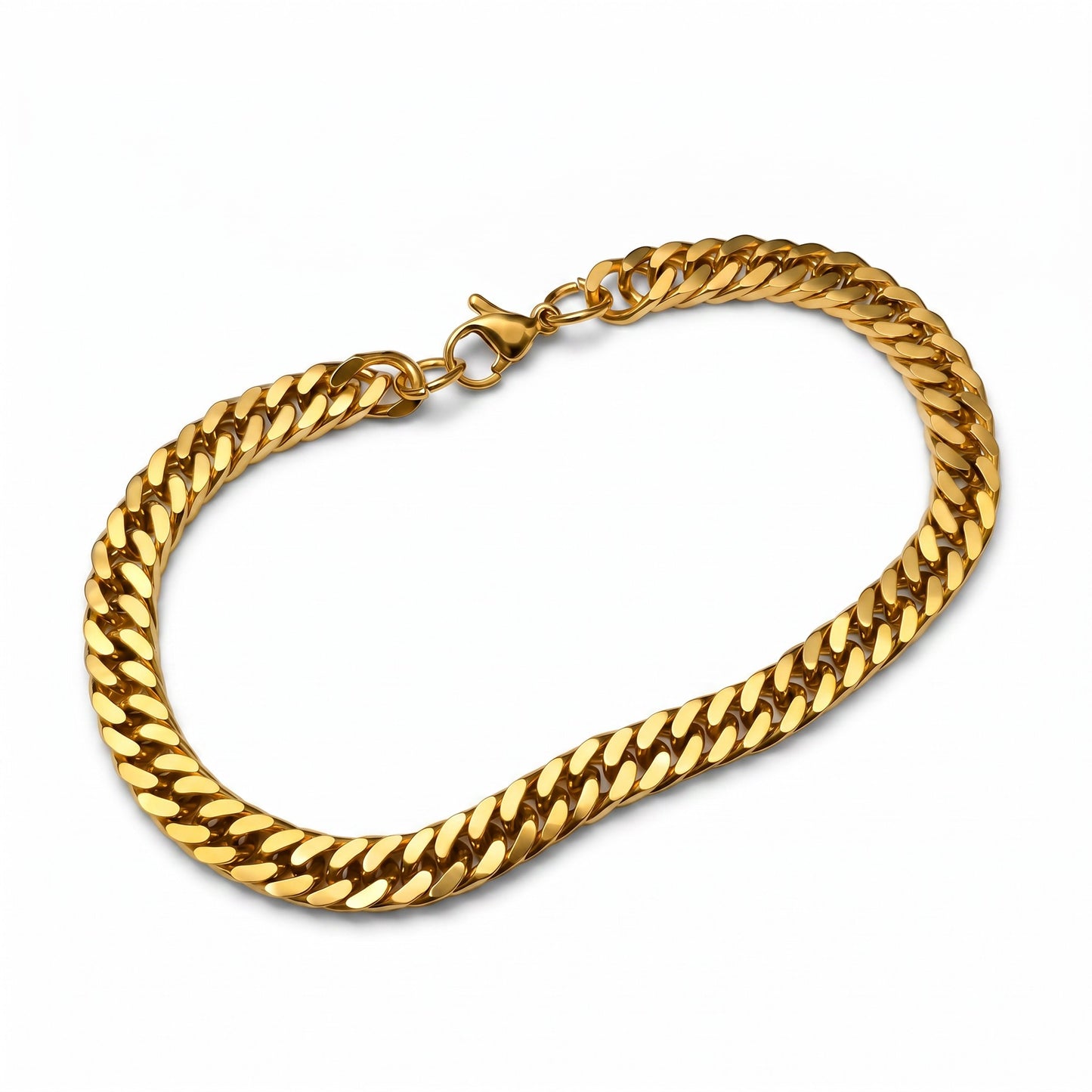 Aramat Jewels dubbele gourmet schakel armband van goudkleurig staal, 21cm lang en 6mm breed, met karabijnsluiting.
