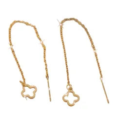 Aramat Jewels goudkleurige doortrek oorbellen van RVS met een elegante open bloemhanger aan een fijn kettinkje.