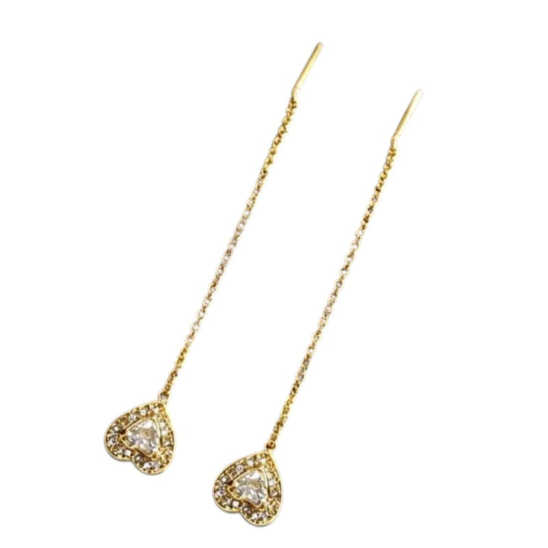 Aramat Jewels goudkleurige doortrek oorbellen van RVS met een zirkonia hartje van 8 mm en een lengte van 7 cm.