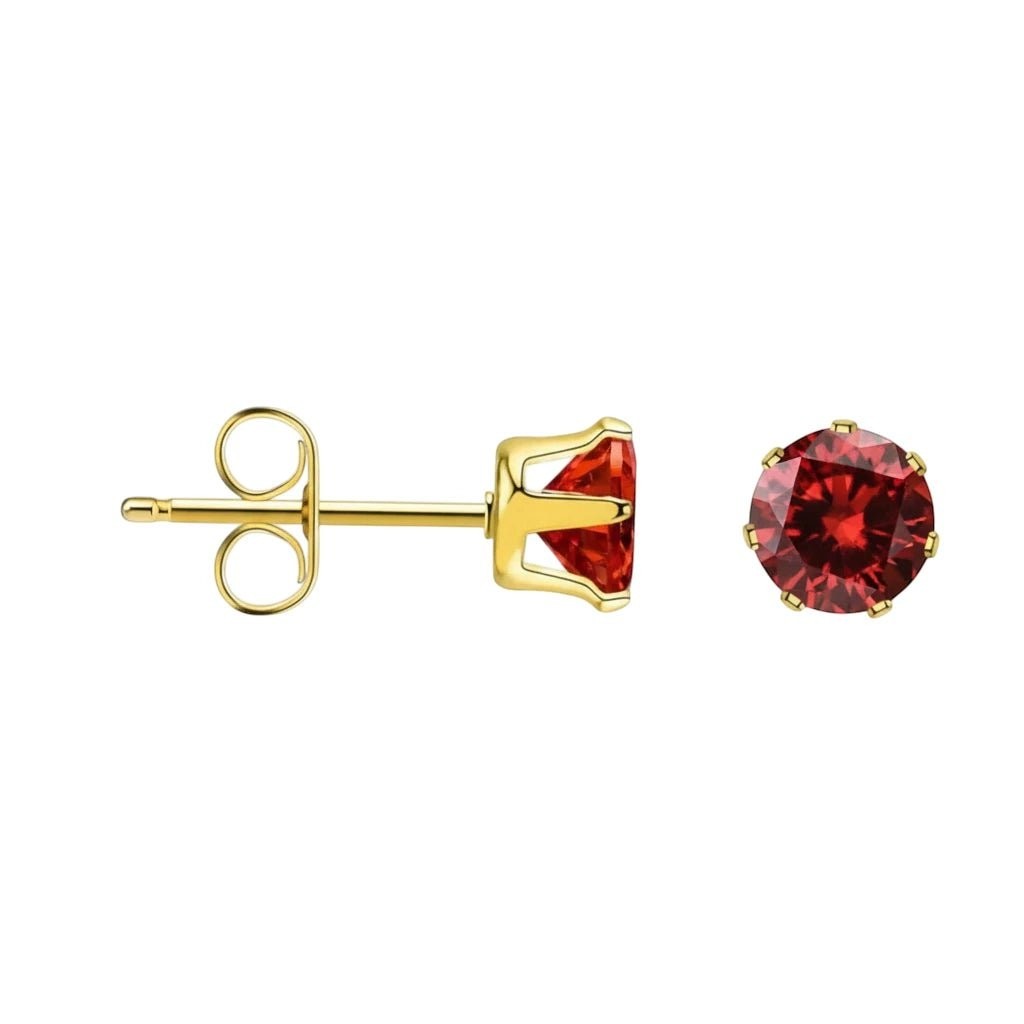 Aramat Jewels goudkleurige RVS oorstekers met 3 mm rode zirkonia, subtiel en elegant.