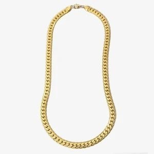 Aramat Jewels goudkleurige platte gourmet ketting van 5mm breed roestvrij staal met een stijlvolle bewerkte rand.
