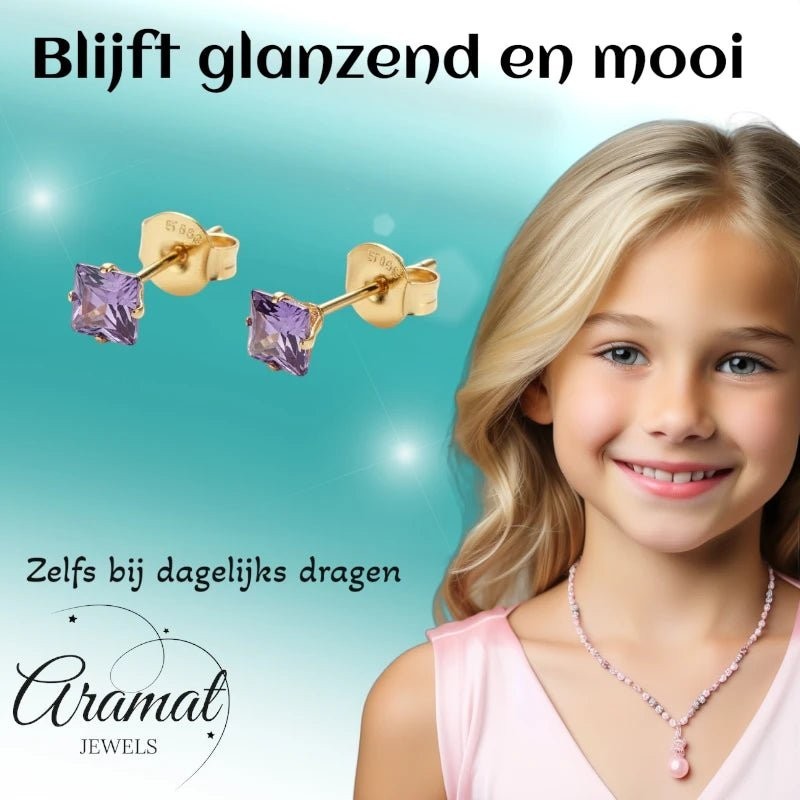 Aramat Jewels goudkleurige oorstekers met 4mm vierkante paarse zirkonia, gemaakt van RVS.