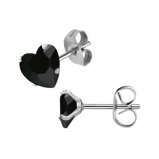 Aramat Jewels hartjes oorstekers van zilverkleurig RVS met zwarte zirkonia steentjes en vlindersluiting.