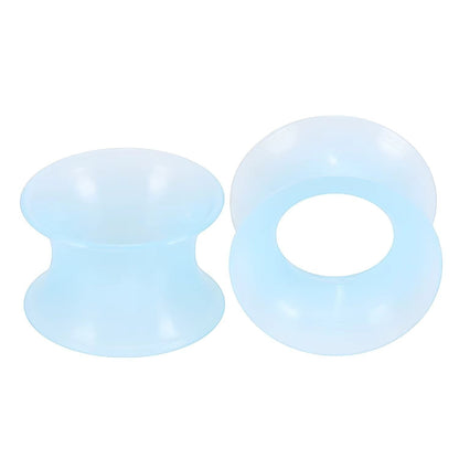 Aramat Jewels flexibele lichtblauwe siliconen oortunnels van 8mm met een comfortabel double flared design.