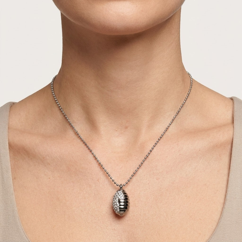 Aramat Jewels stalen ashanger met transparante kristallen, 3,2cm. Elegant assieraad met schroefsluiting.