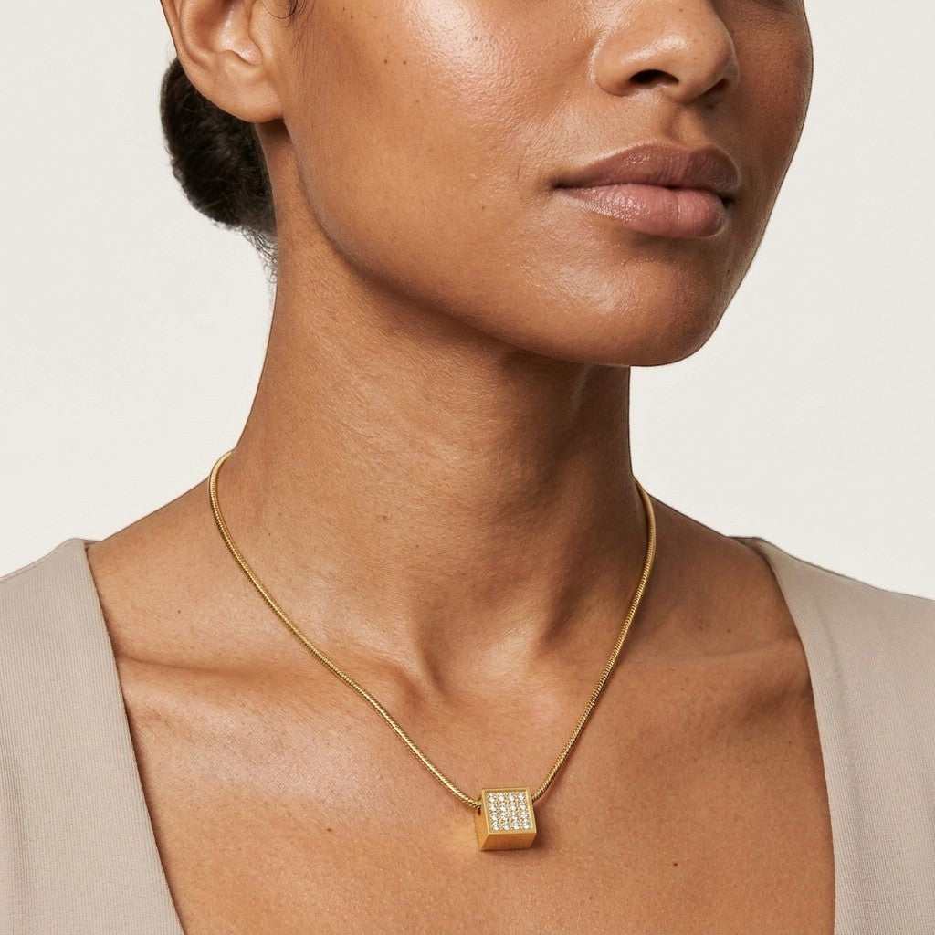 Aramat Jewels stalen kubus ashanger met zirkonia steentjes, 12mm, gouden kleur, waterbestendig