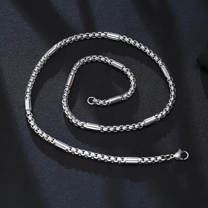 Aramat Jewels zilverkleurige RVS jasseron ketting van 60cm met ingelegde staafjes voor een robuuste look.