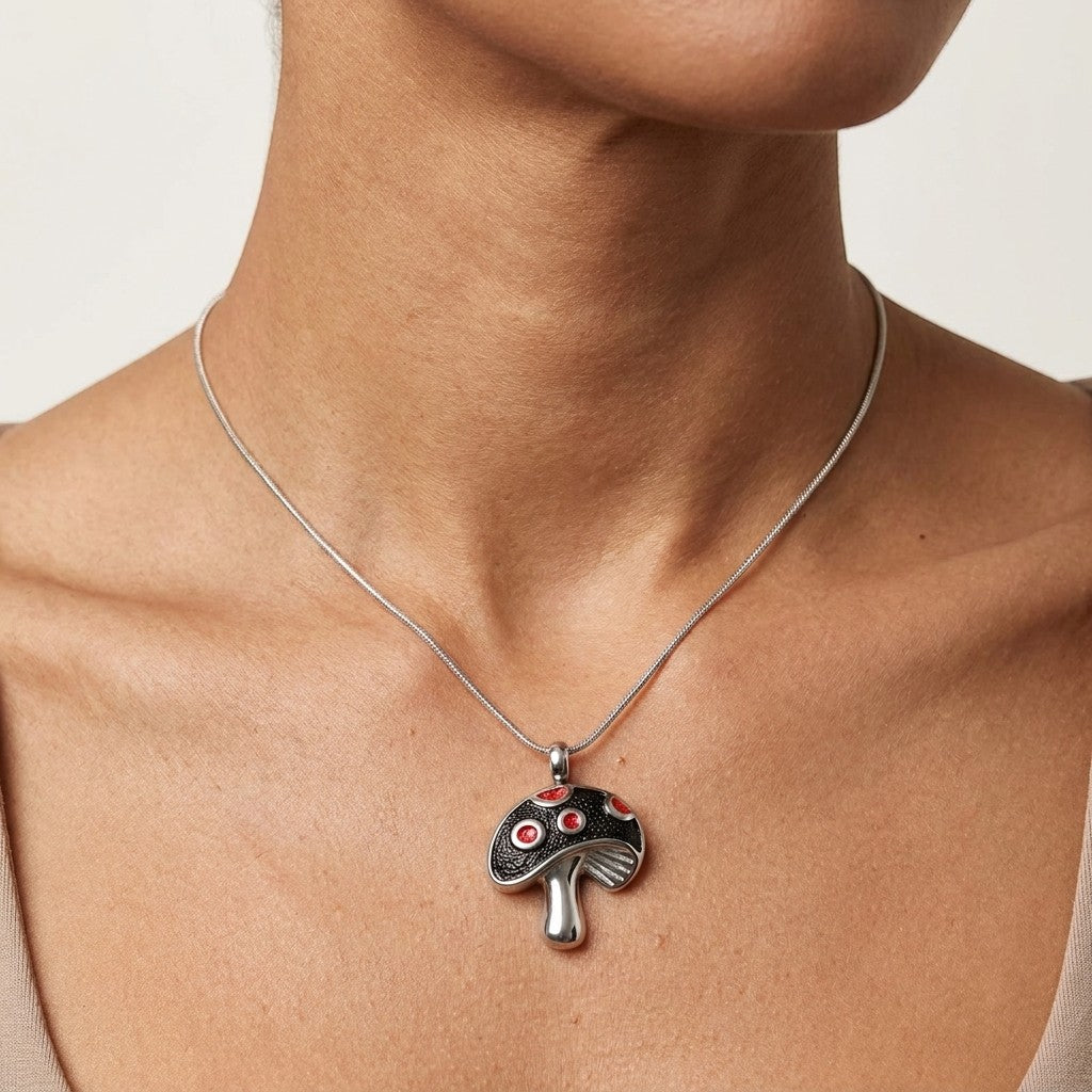 Aramat Jewels stalen paddenstoel ashanger met rode emaille stippen, zilverkleurig en zwart, 31mm