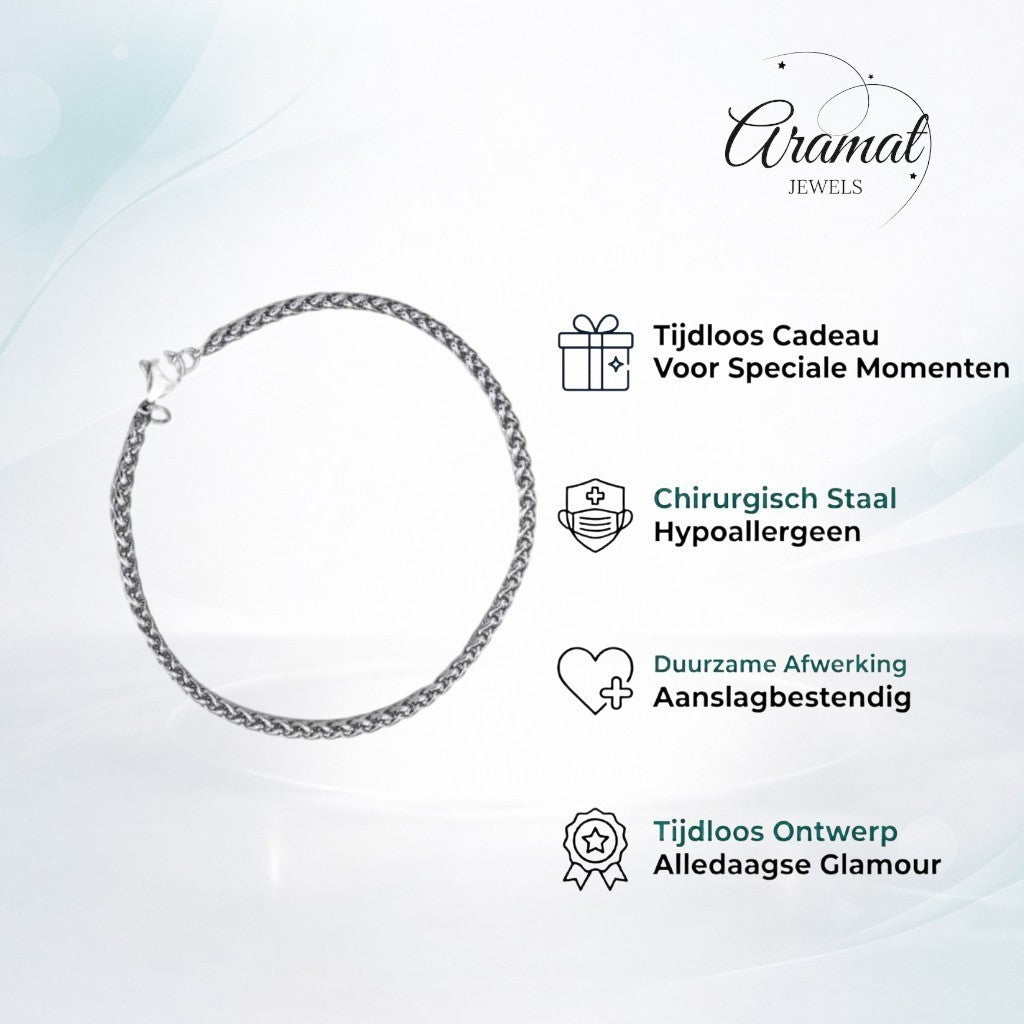 Zilverkleurige Aramat Jewels vossenstaart armband van 3mm breed, gemaakt van duurzaam roestvrij staal.