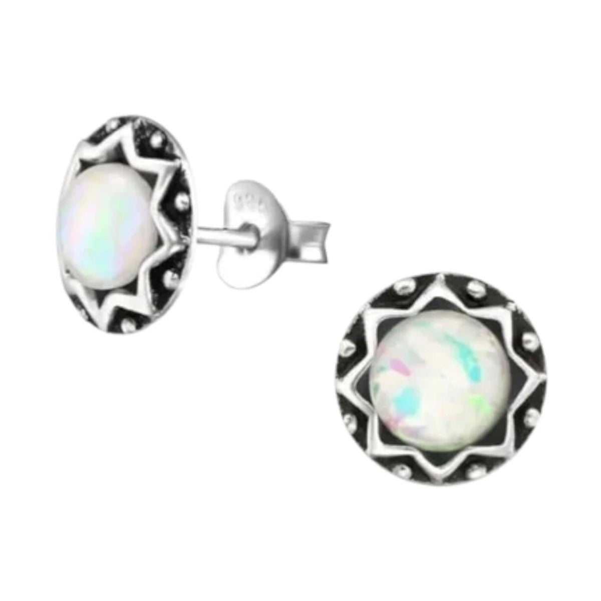 Aramat Jewels Sterling Zilver Bali oorstekers met witte opaal, 9mm rond, geoxideerd etnisch design.