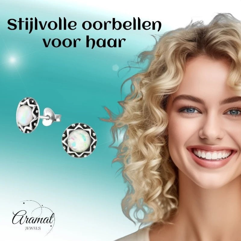Aramat Jewels Sterling Zilver Bali oorstekers met witte opaal, 9mm rond, geoxideerd etnisch design.