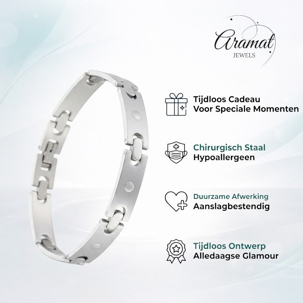 Stoere zilverkleurige Aramat Jewels armband van 316L edelstaal met een unieke fantasieschakel en kliksluiting.