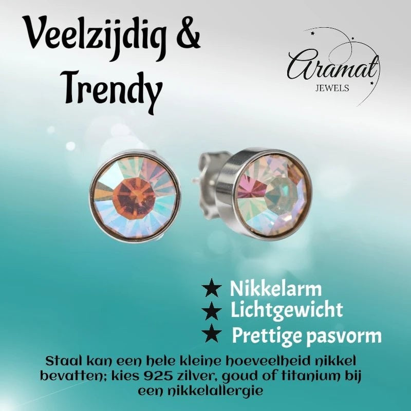 Aramat Jewels zilverkleurige oorstekers met 8mm AB transparant kristal. Uniseks, nikkelarm en lichtgewicht.
