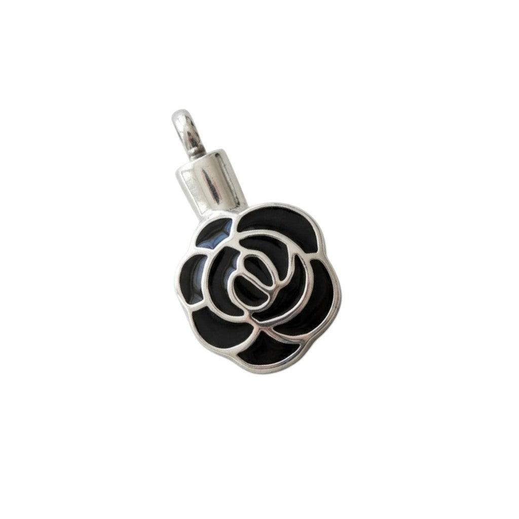 Aramat Jewels zilverkleurige roos ashanger van roestvrij staal met zwarte emaille details. Een urnhanger met schroefsluiting.