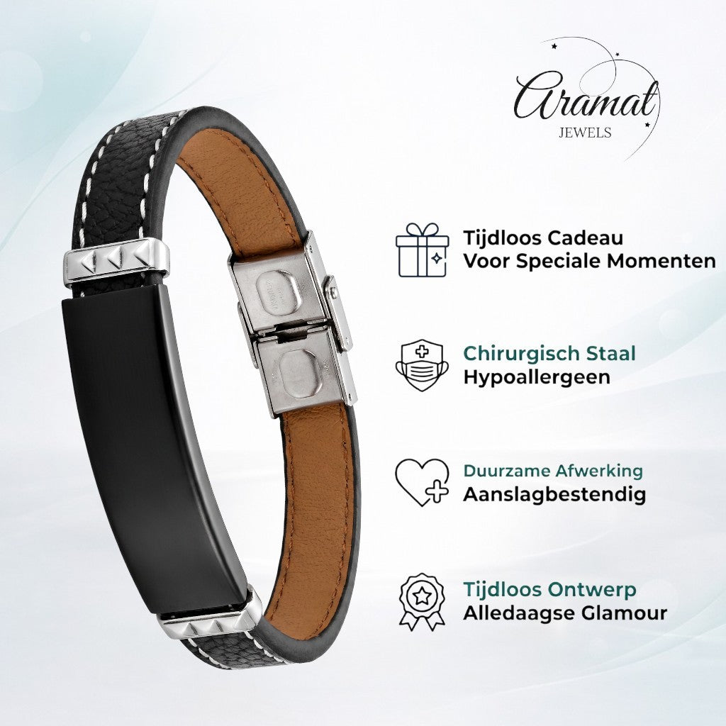 Aramat Jewels zwarte leren herenarmband met graveerbare zwarte stalen plaat, wit stiksel en zilverkleurige RVS sluiting
