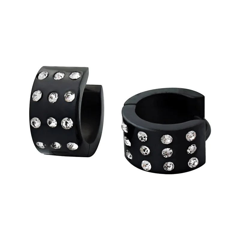 Aramat Jewels zwarte RVS huggie oorringen met sprankelende zirkonia steentjes voor een stoere en moderne look.