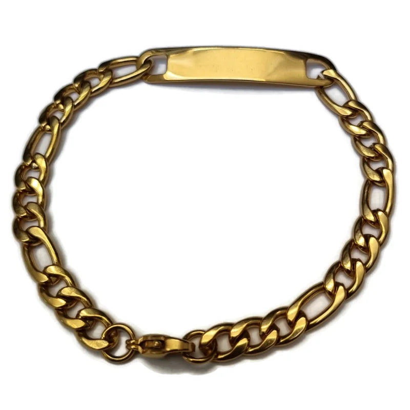 Een gouden armband met een schakelketting