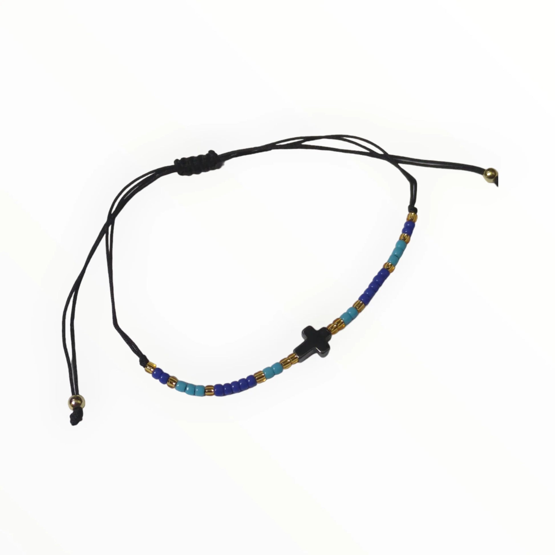 Handgemaakte Verstelbare Hematiet Armband Met Blauwe Kralen En Gouden Accenten Van Aramat Jewels®