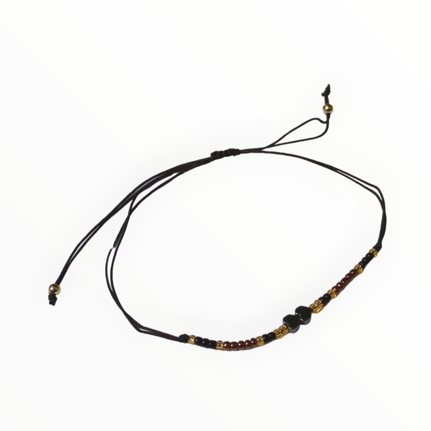 Verstelbare Armband Met Zwarte Koord En Bruine Hematiet Hartjes Van Aramat Jewels®