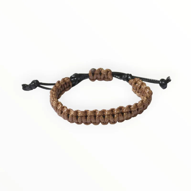 De bruine armband