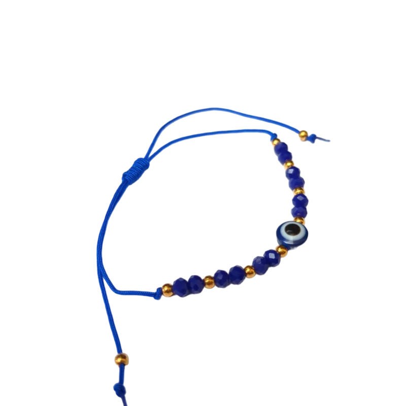 Een blauwe armband met een gouden bea en een blauw boze oog