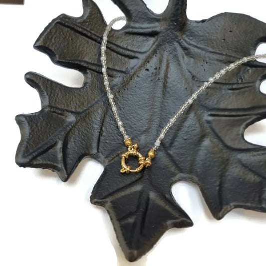 Zwarte Esdoornblad Ketting Met Gouden Bedel - Handgemaakte Kralen Bedelketting