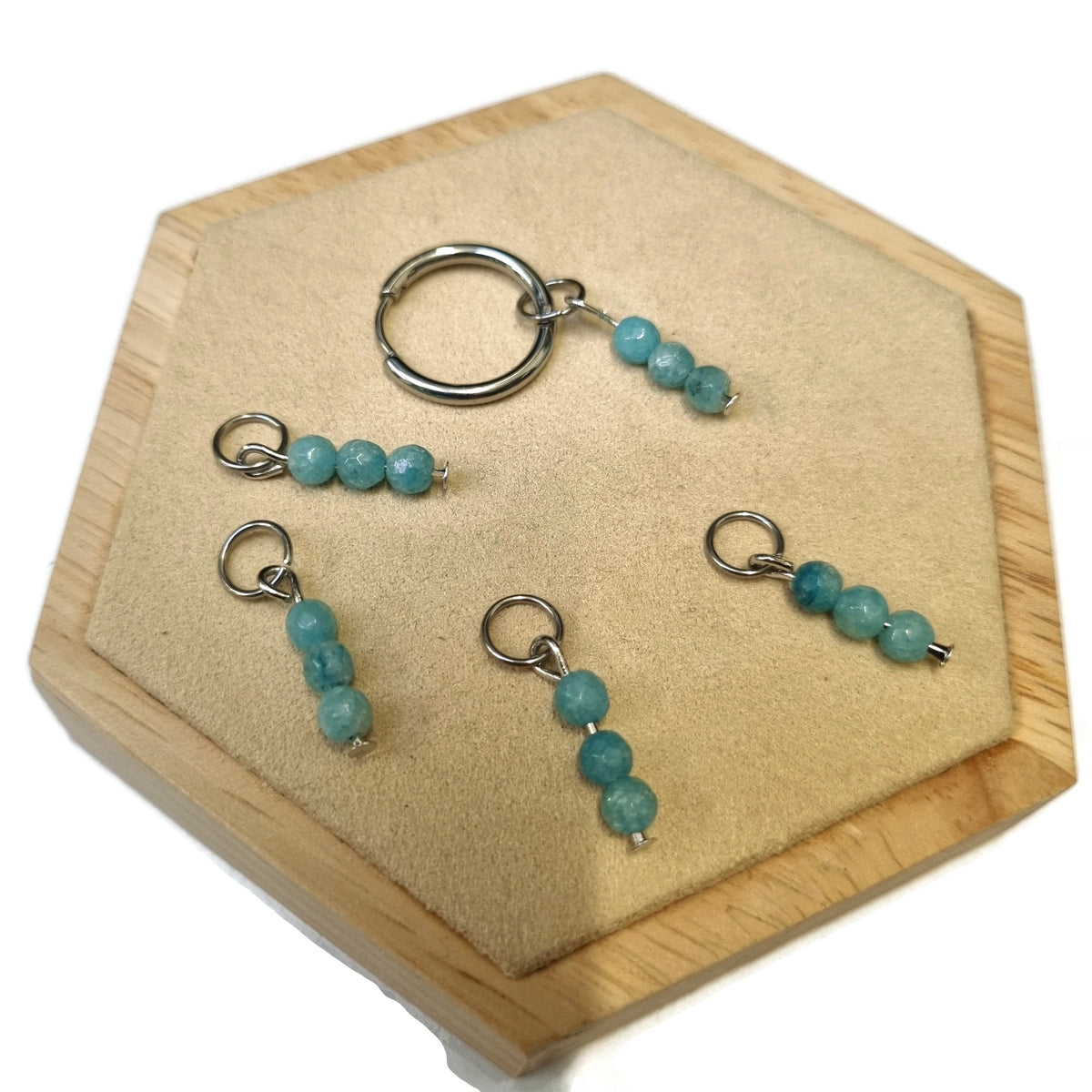 Handgemaakte Natuursteen Bedels Met Turquoise Kralen - Aramat Jewels®