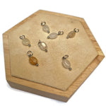 Houten Doos Met Klein Stuk Glas Voor Natuursteen Bedeltje Kwarts Peachy White - Symbolisch Cadeau.