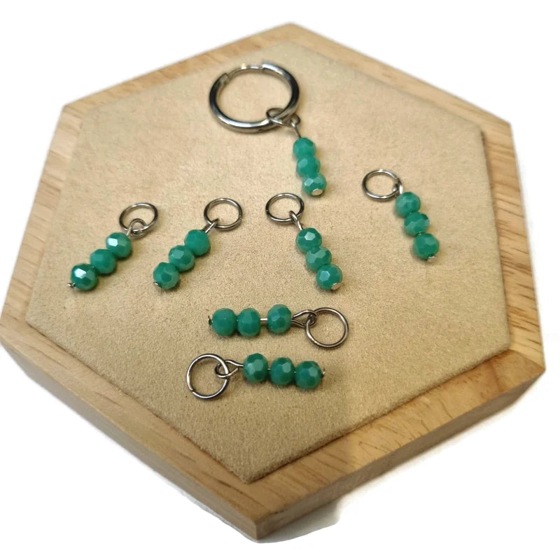 Set Van Drie Groene Glazen Kralen En Zilveren Ringen Van Aramat Jewels®.