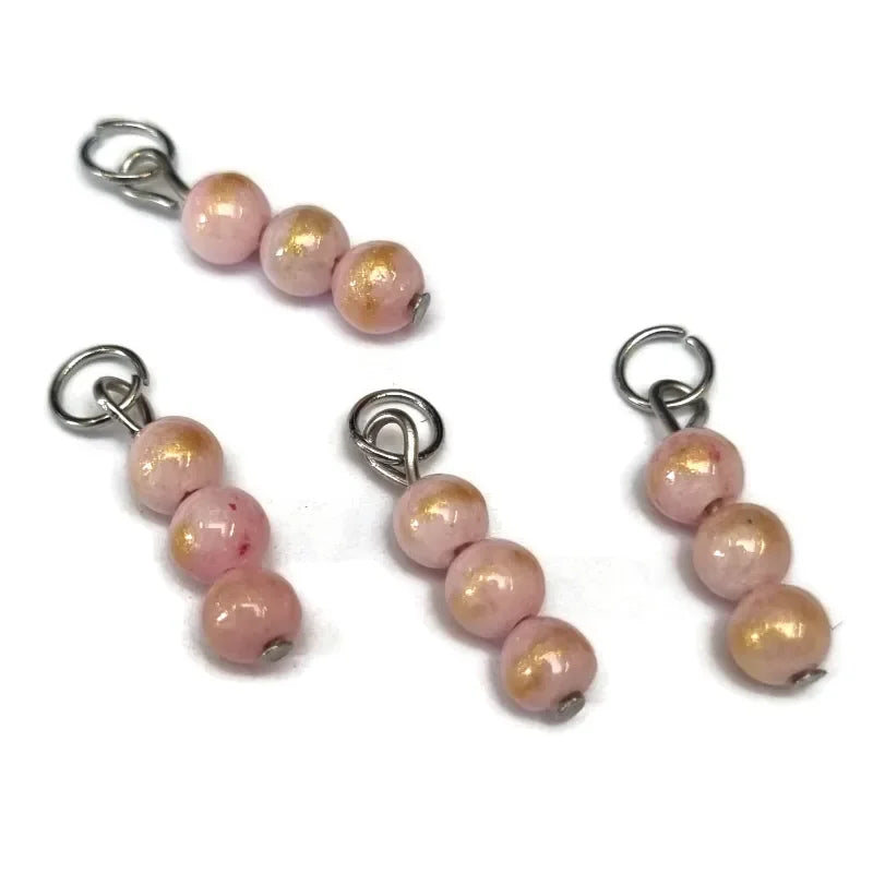 Roze Glazen Kralen Bedeltje Met Natuursteen Voor Charm Armband.