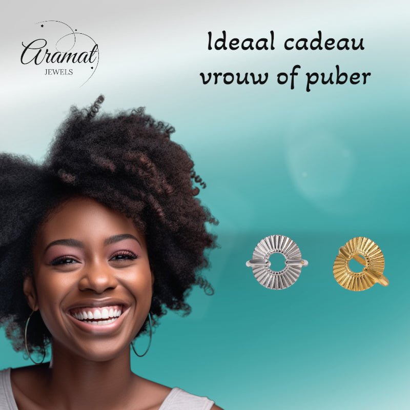 Brede One Size Ring RVS met Cirkel en Lijnenspel (18 mm) - Aramat Jewels - Ringen - cadeautip