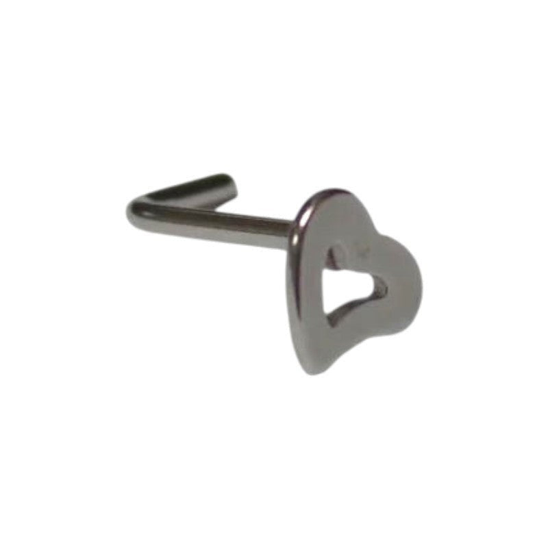 Hartvormige neusknoop of piercingsieraden van donker metaal.