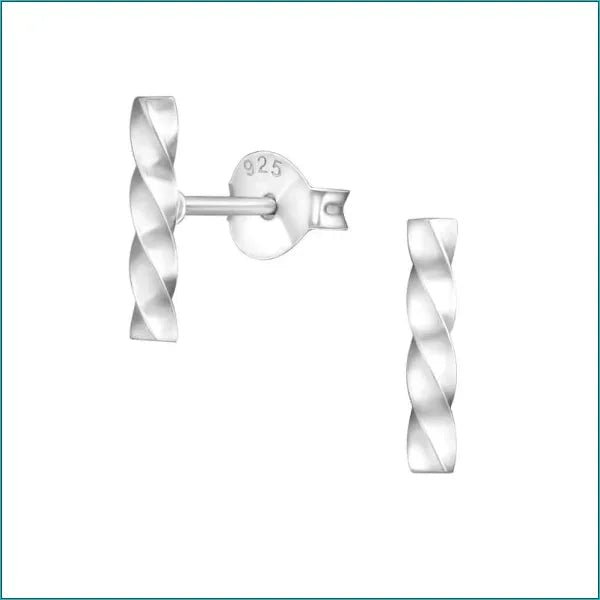 Sterling zilveren oorbellen met gebogen design