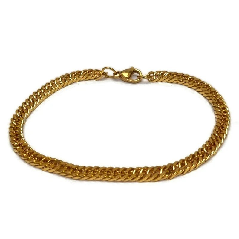 Een gouden armband met ketting