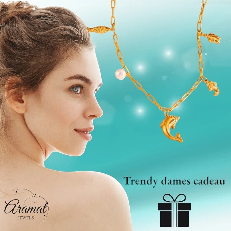 Goudkleurige damesketting met zee - bedels & parel – 45 cm - ket1175 - 511146 - Halskettingen kopen# - 45cm - alles - Bedelketting