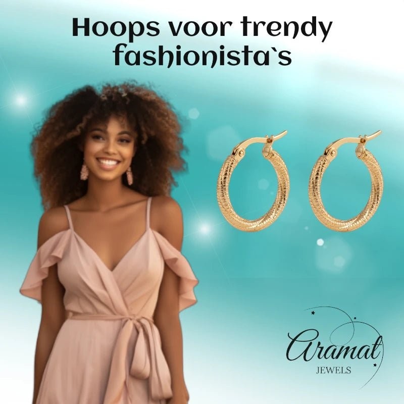 Goudkleurige Gedraaide RVS Hoepeloorbellen - Gediamanteerd - 20 mm - Aramat Jewels - Oorringen - cadeautip